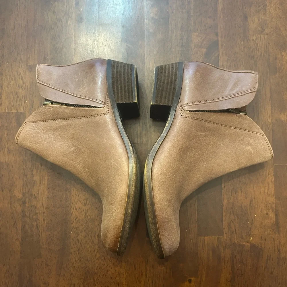 Lucky Brand Tan Leather Ankle Booties Size 8